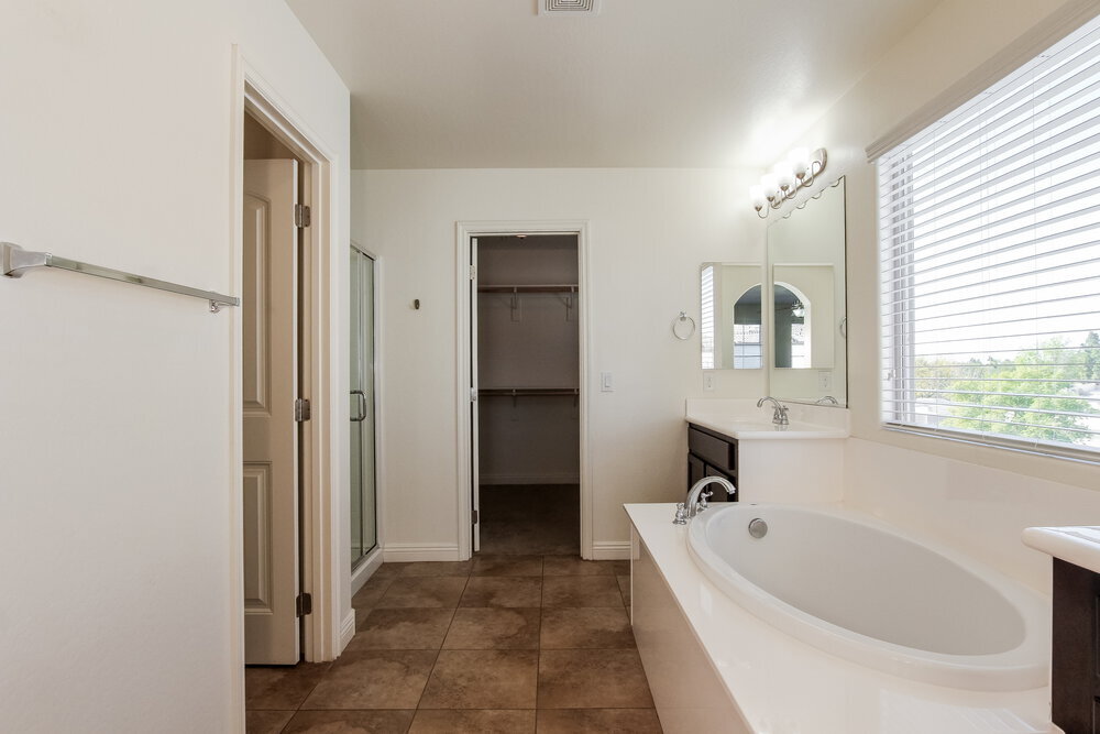 Building Photo - 5521 E Jaeger St