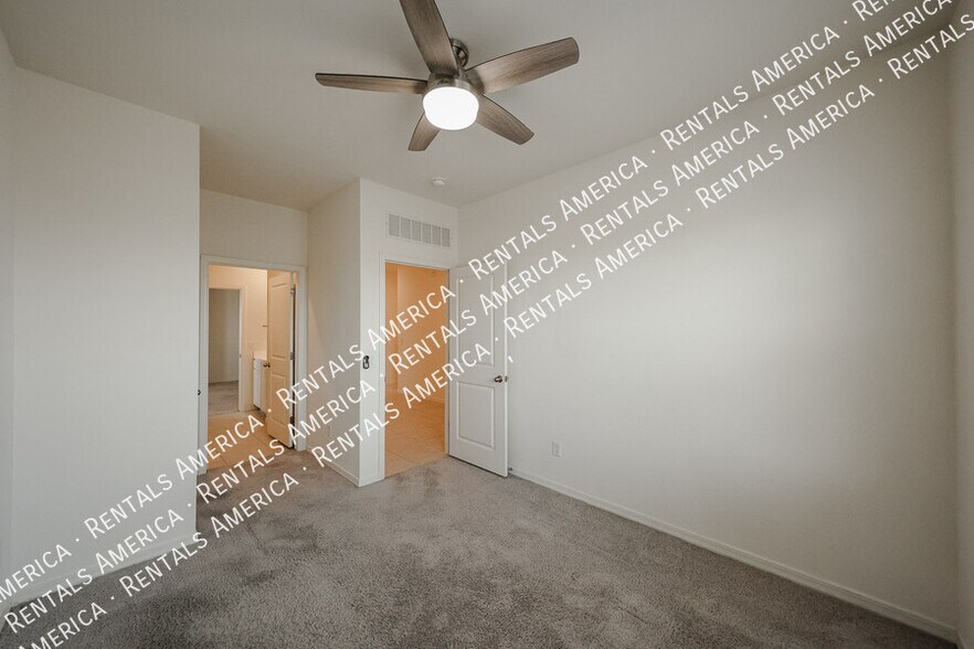 Building Photo - 6321 W Latona Rd