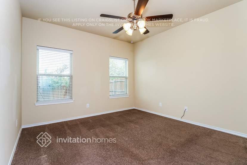 Building Photo - 5548 Thunder Bay Dr