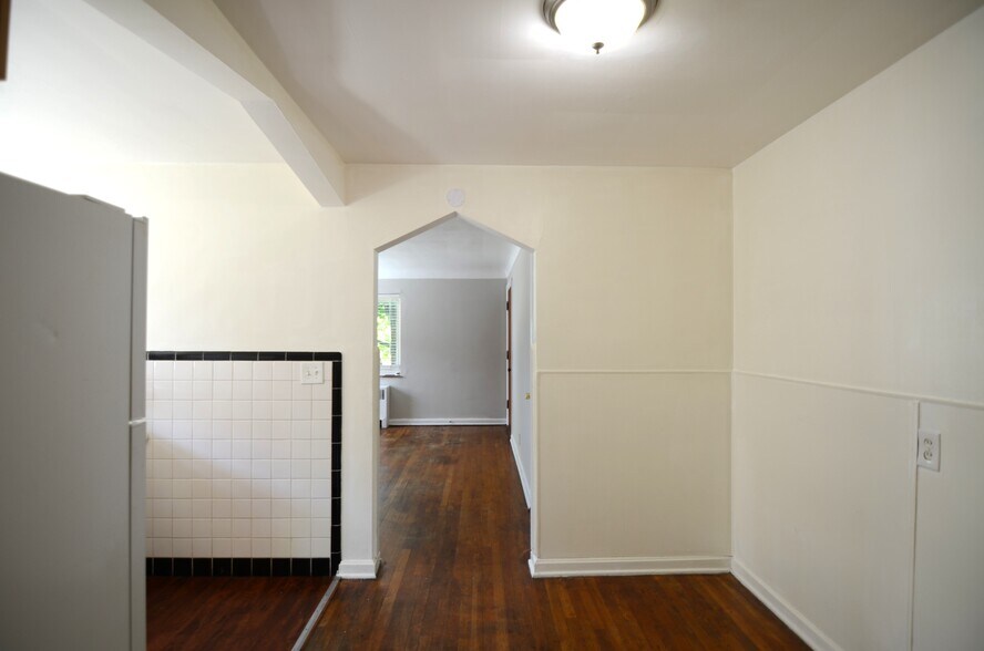 Building Photo - 5008 Newfield Ave