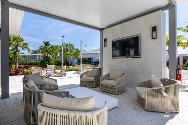 Building Photo - 12581 Coconut Dr