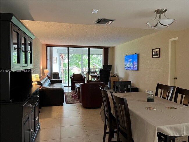 Building Photo - 16500 Golf Club Rd