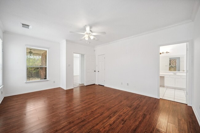 Building Photo - 15026 Magnoliabough Pl