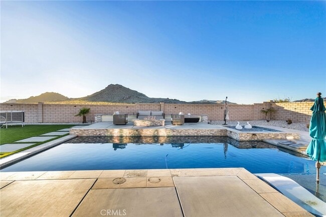 Building Photo - 17066 Takipi Rd