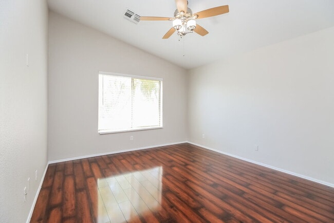 Building Photo - 1617 W Kesler Ln