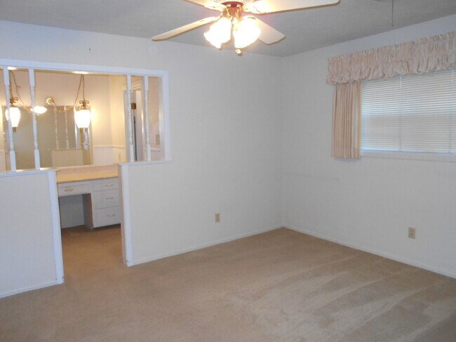 Building Photo - New Flooring in Living/Bedrooms & Other Up...