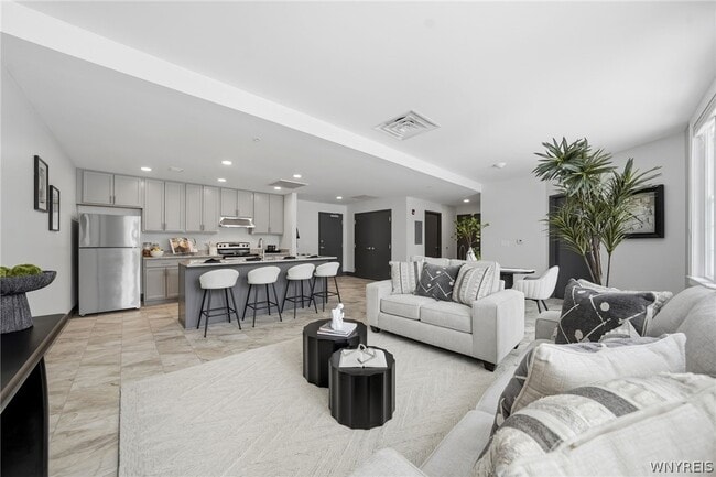 Building Photo - 40 North St