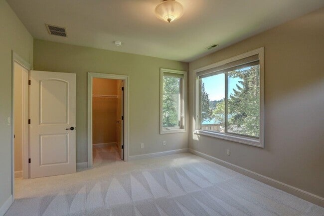 Building Photo - Stunning Mediterranean Oasis Minutes from Downtown Bellevue w/Lake Views!