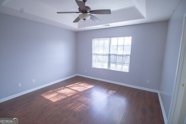 Building Photo - 8002 Ponderosa Pine Ave