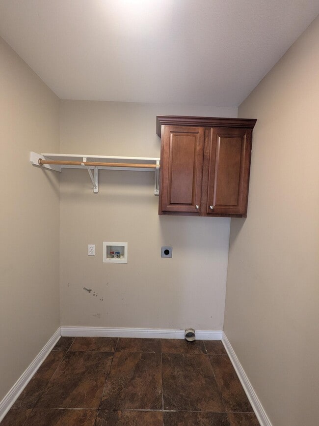 Building Photo - 2601 Quartz Ln