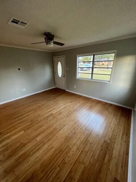 Building Photo - 119 Fairlane Dr