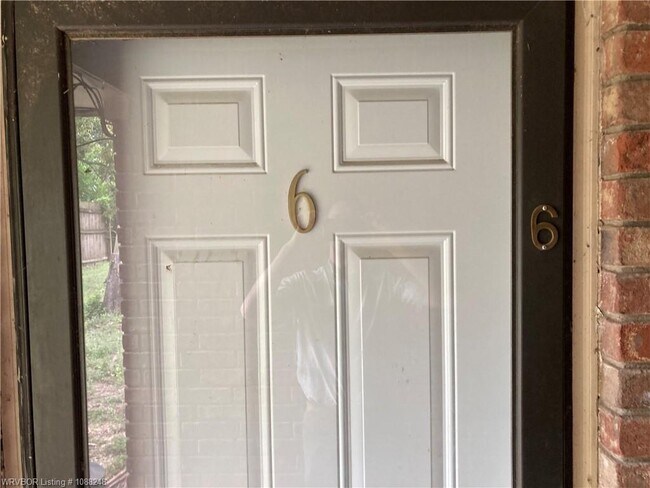 Building Photo - 220 May Ave