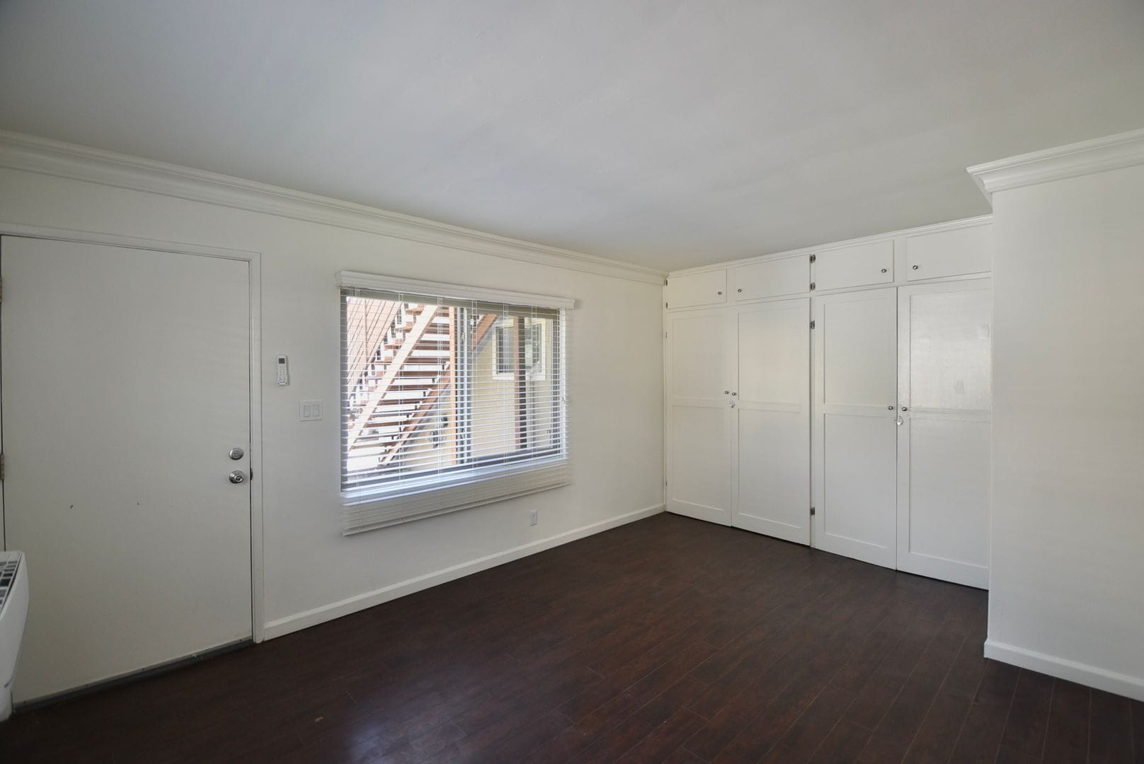 Building Photo - 605-609 North Hollywood Way