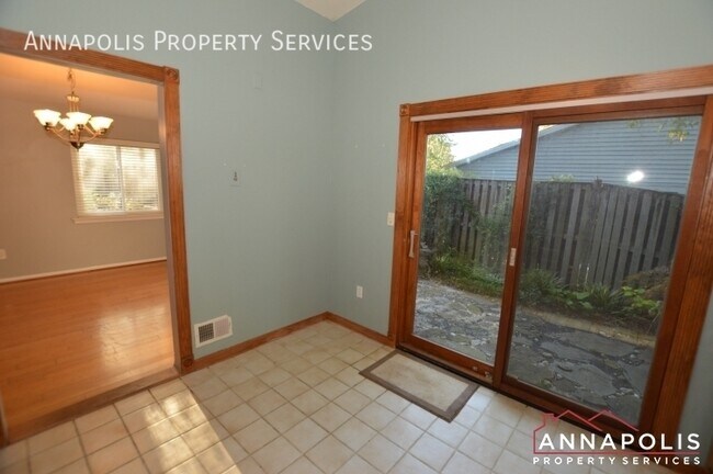 Building Photo - 4 Youngs Farm Ct