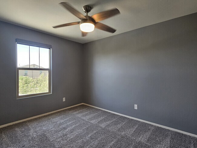 Building Photo - 10679 W Golson Dr