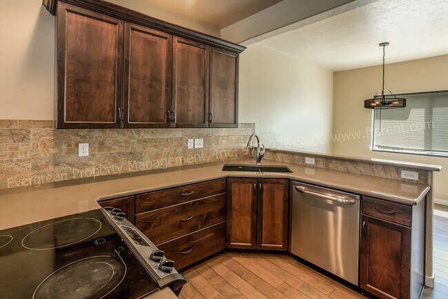 Building Photo - 6106-6106 W 8th St