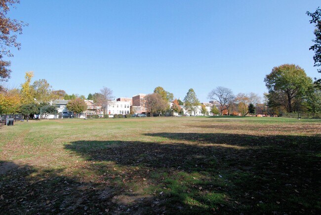 Building Photo - 2500 Q St NW
