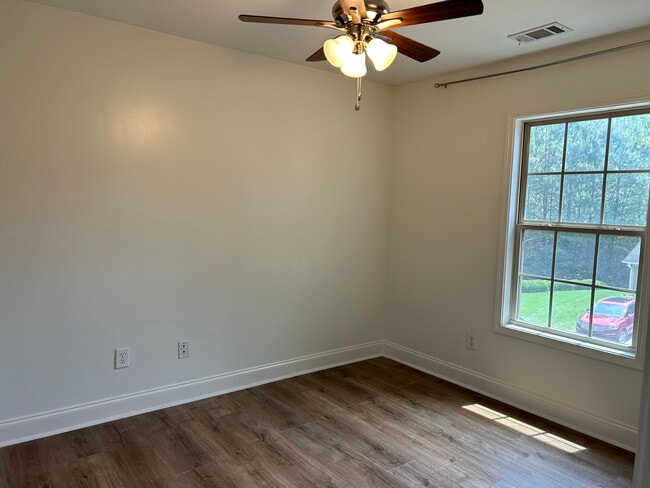 Building Photo - 263 Ridgehaven Trail