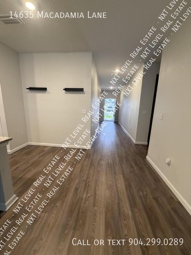 Building Photo - 14635 Macadamia Ln