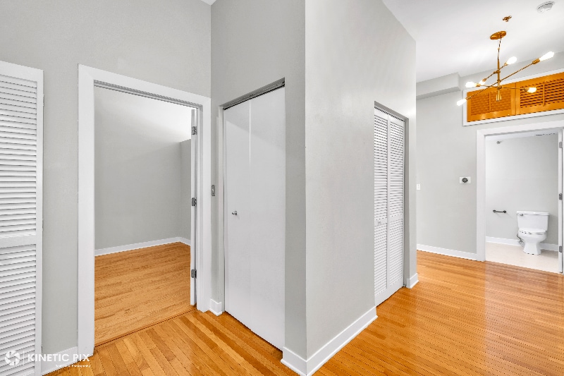 Building Photo - 1 S Leavitt St