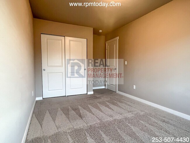 Building Photo - Vincent - 1539-1541 (Rainier Group)