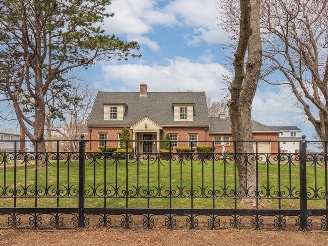 Building Photo - 16 State Park Rd