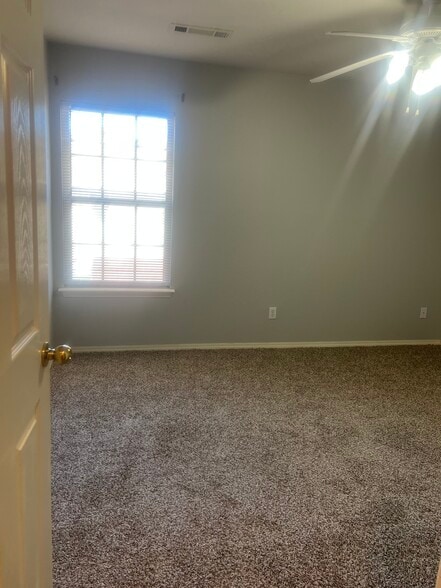 Building Photo - 3106 SW Deerfield Blvd