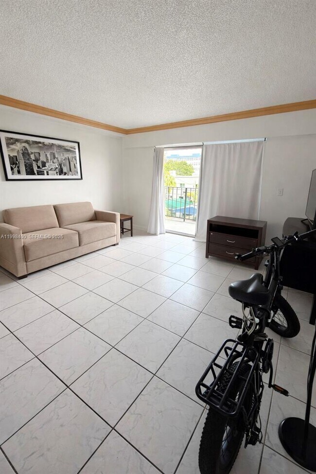 Building Photo - 16508 NE 26th Ave