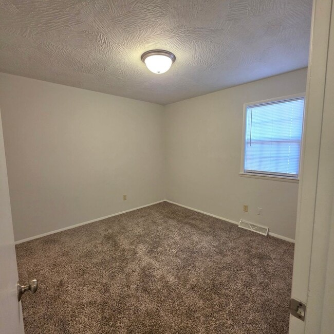 Building Photo - 3 Bedroom, 2 Bath, 2-Car Garage Home for Rent