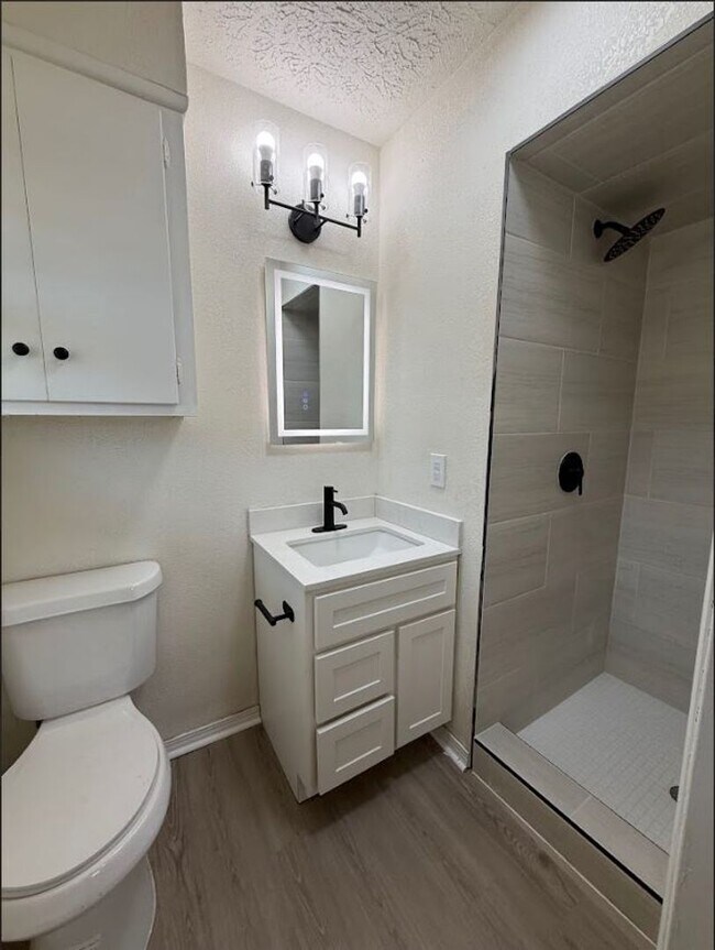 Building Photo - 5 Bedroom Rent to Own Home Available!