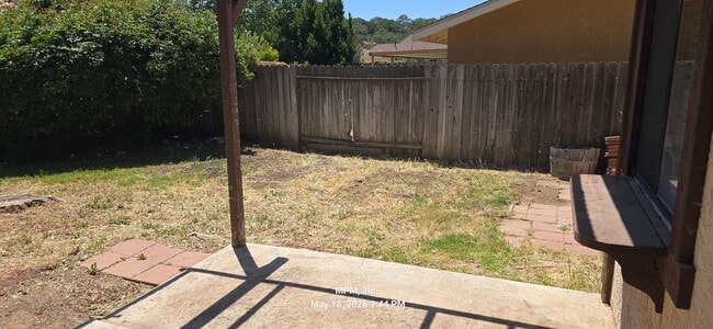 Building Photo - 3 bedroon 2 bath home