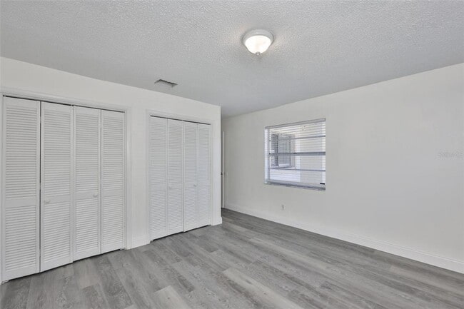 Building Photo - 11507 Valencia Dr