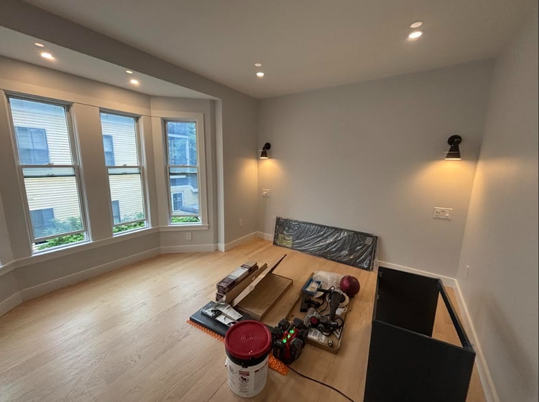 Building Photo - 12 Aldersey St