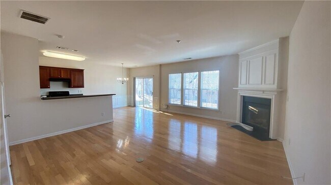 Building Photo - 2036 Fosco Dr NW