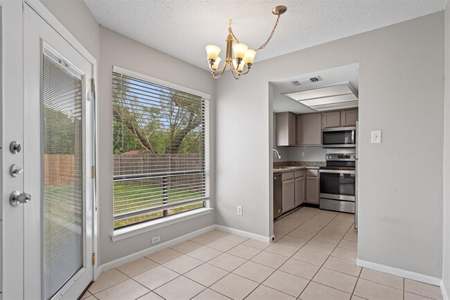 Building Photo - 13357 Water Oak Ln