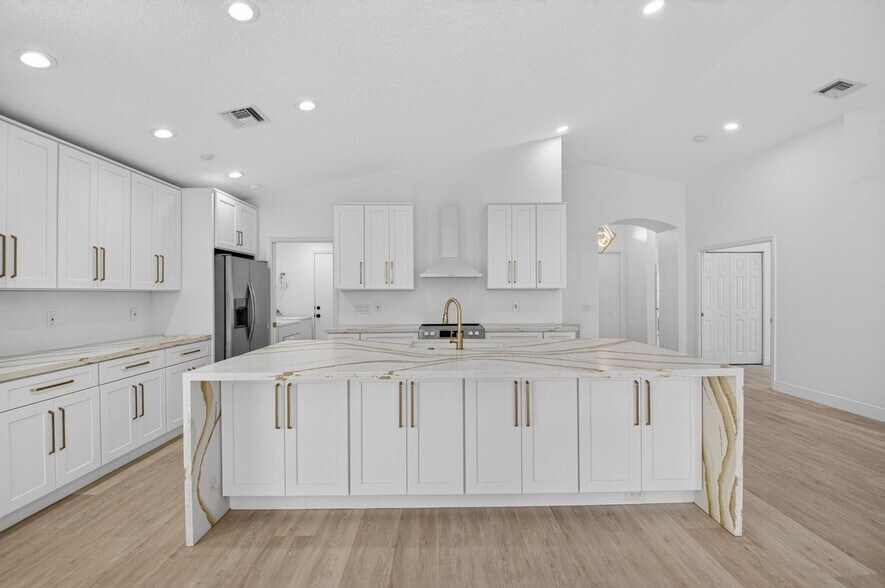 Building Photo - 11728 Dove Hollow Ave