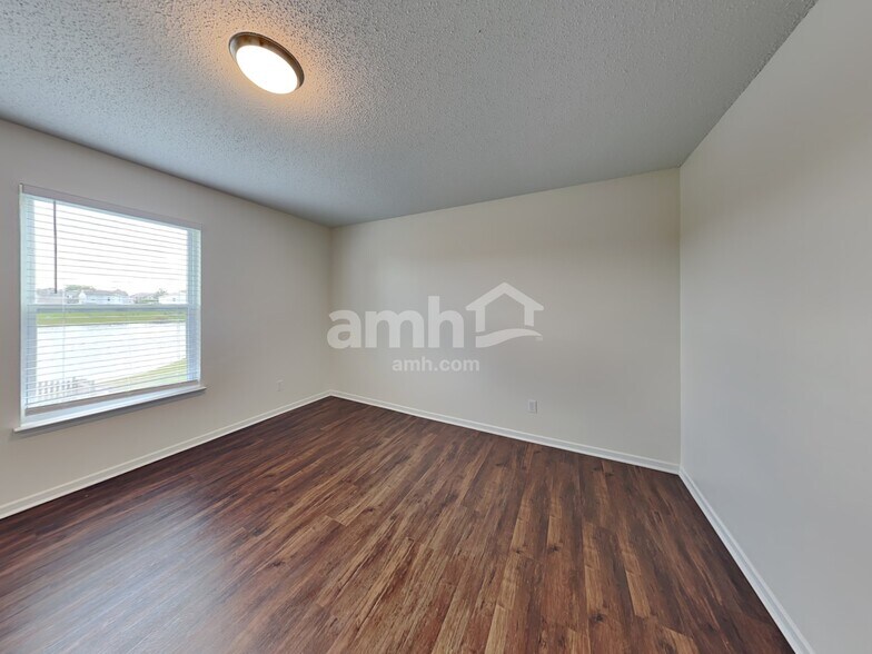 Building Photo - 924 Shenandoah Way
