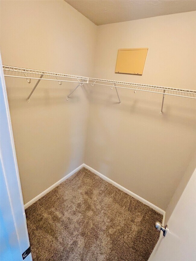 Building Photo - 8134 Sanders Forest Ct