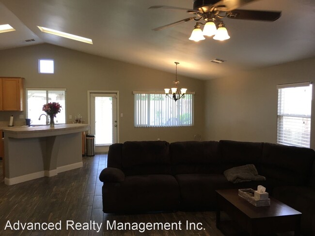 Building Photo - 9912 Grand View Summit Dr