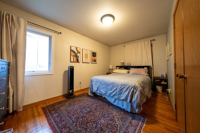 Building Photo - 3235 S 39th Ave