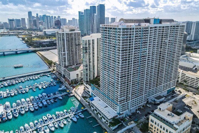 Building Photo - 1717 N Bayshore Dr