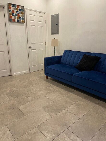 Building Photo - 1669 S Rimpau Blvd