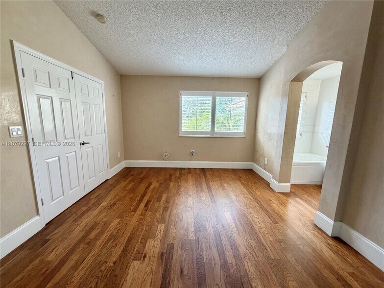 Building Photo - 1135 Cliffrose St