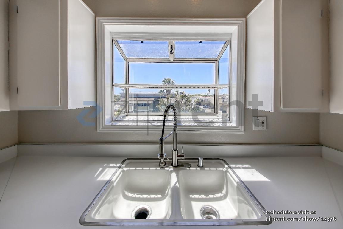 Building Photo - 409 Utica Avenue