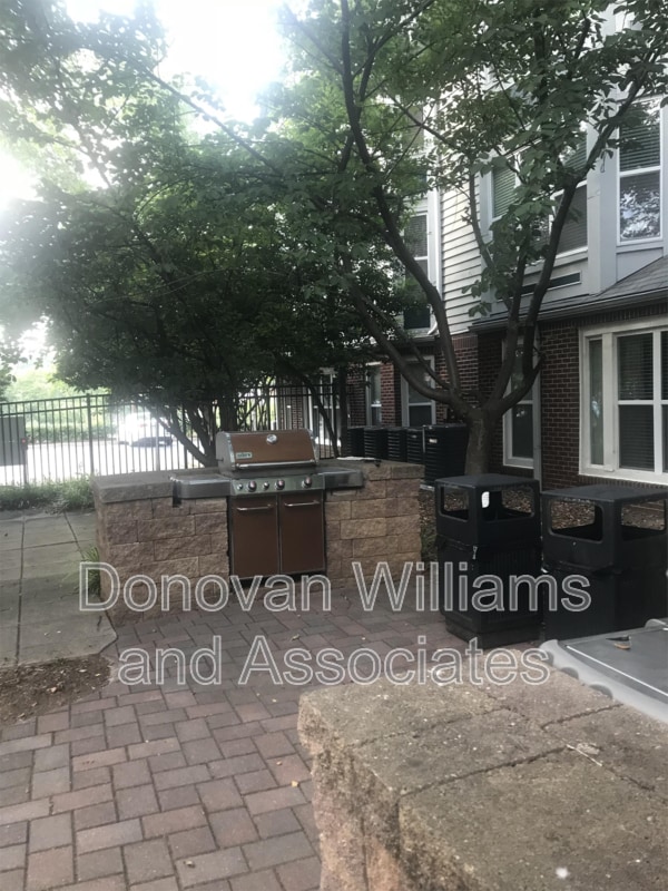 Building Photo - 525 -3C Graham Street