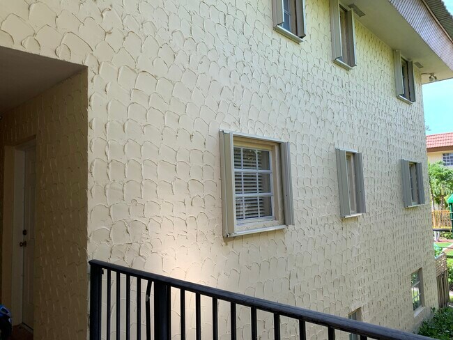 Building Photo - 8650 SW 109th Ave