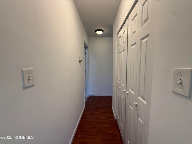 Building Photo - 604 Irving Pl