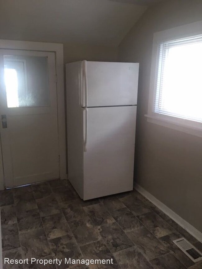 Building Photo - 2 br, 1 bath House - 1409 E Birch Ave
