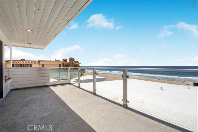 Building Photo - 3600 The Strand