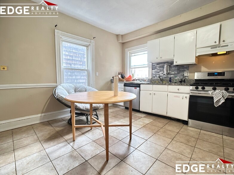 Building Photo - 43 Pratt St